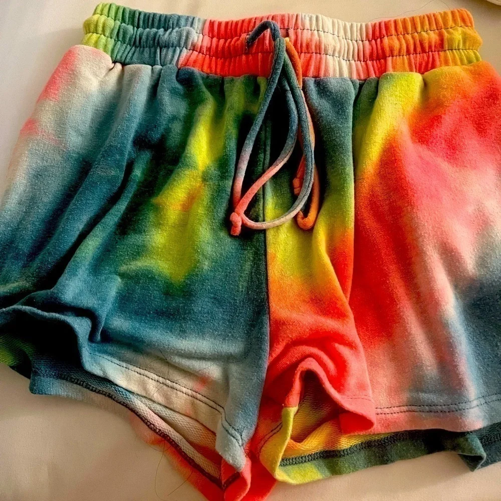 pink Lily Shorts - Picture 1 of 2